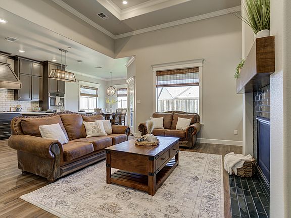3rd image of 712 Ventoso Cir