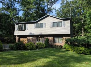 67 Stanford Trl, Hopatcong, NJ 07843
