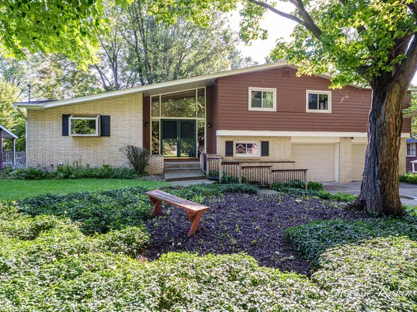 4914 Curwood Ave SE, Kentwood, MI 49508