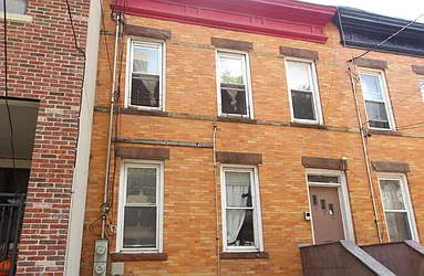 458 East New York Avenue