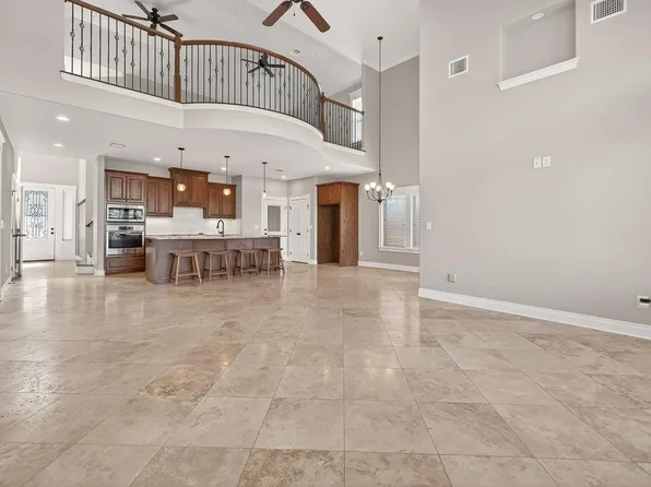 912 Roberts St, East Bernard, TX 77435