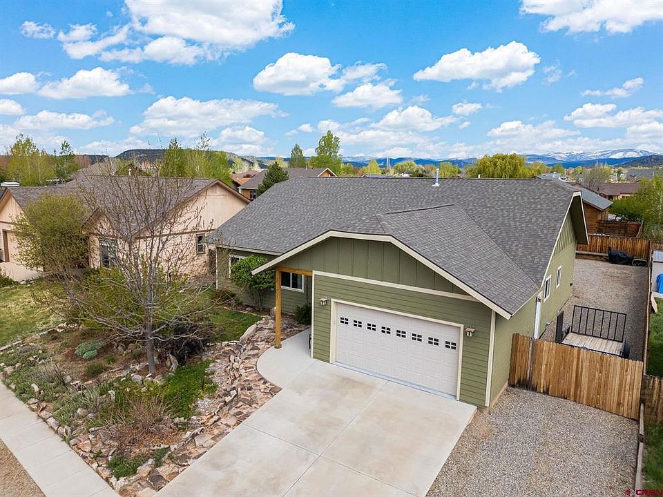 1st image of 727 Mississippi Drive