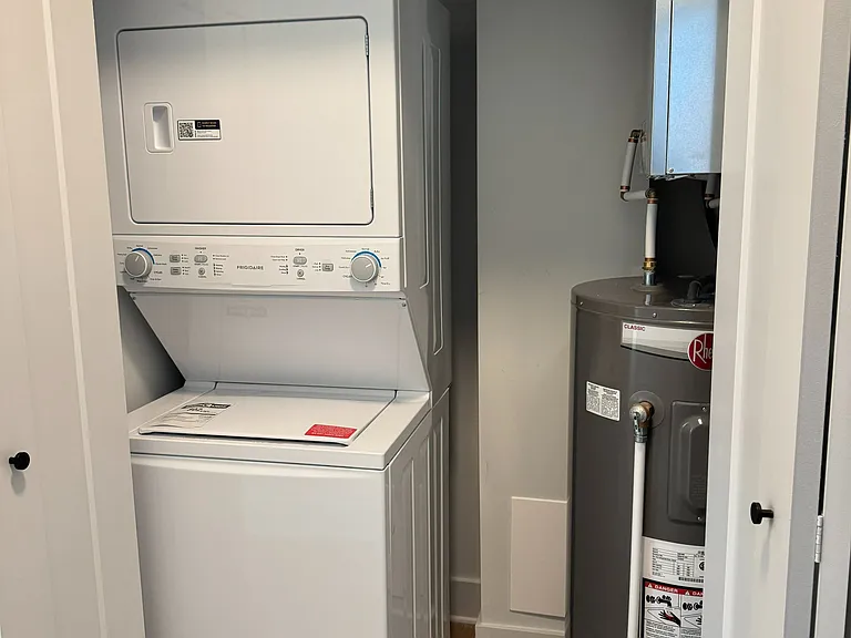 55 Drummond St E #104 — Photo 8