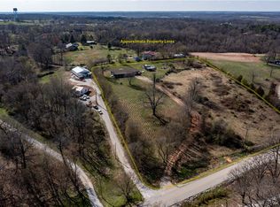 13511 Robbins Rd, Springdale, AR 72762