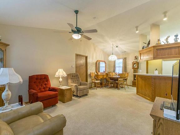 2nd image of 4012 Castel Dr