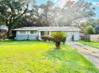 5605 Fairview Dr, Pensacola, FL 32505
