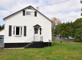 1725 Wilkinson Ave, Marquette, MI 49855