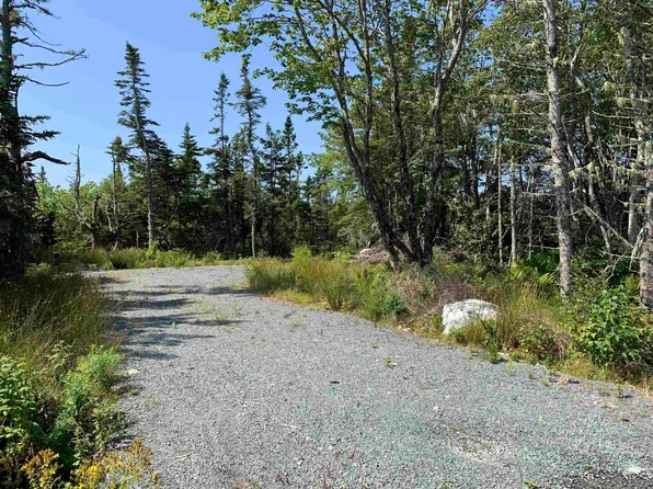 105 Shore Rd, Queens, NS B0T 1K0