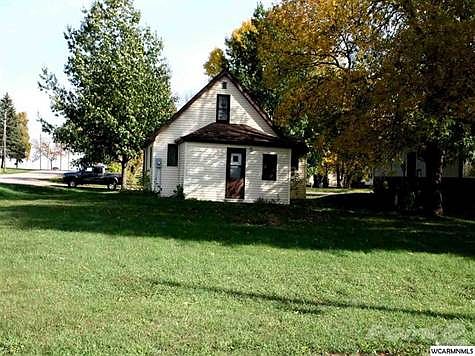view of back yard