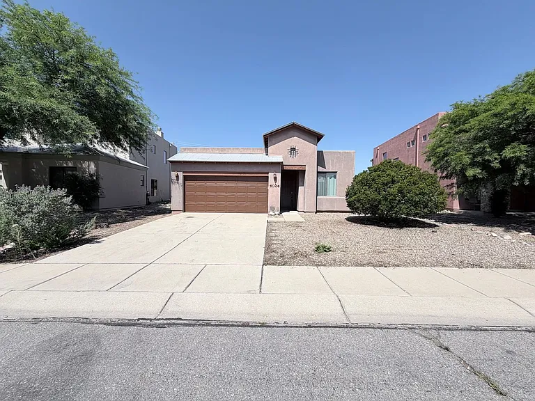 1024 Horner Dr — Photo 1