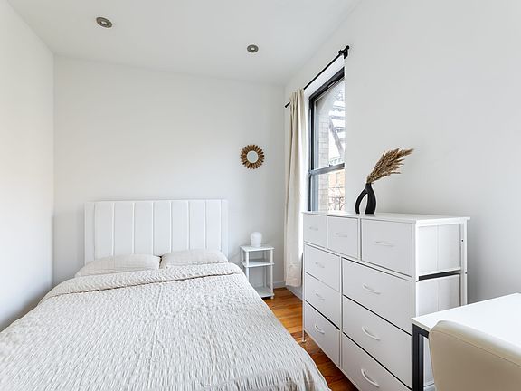 4th image of 8 W 108th St APT 41