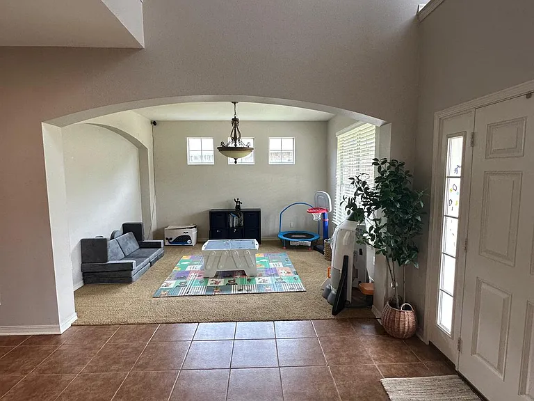 200 Grey Eagle Dr — Photo 6