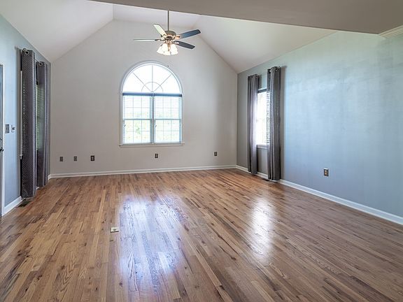 4th image of 16311 Greenevers Ct