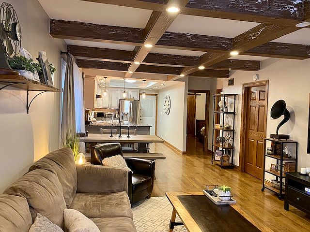 1st image of 4414 N Menard Ave #1