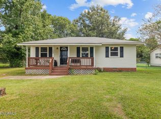 102 Cardinal Rd, Jacksonville, NC 28546