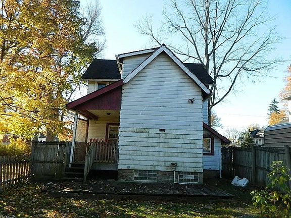 3rd image of 117 Courtland St