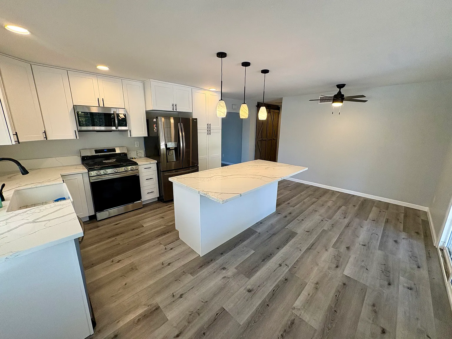 3 bed, 1275 sqft, $4,000 — Photo 3