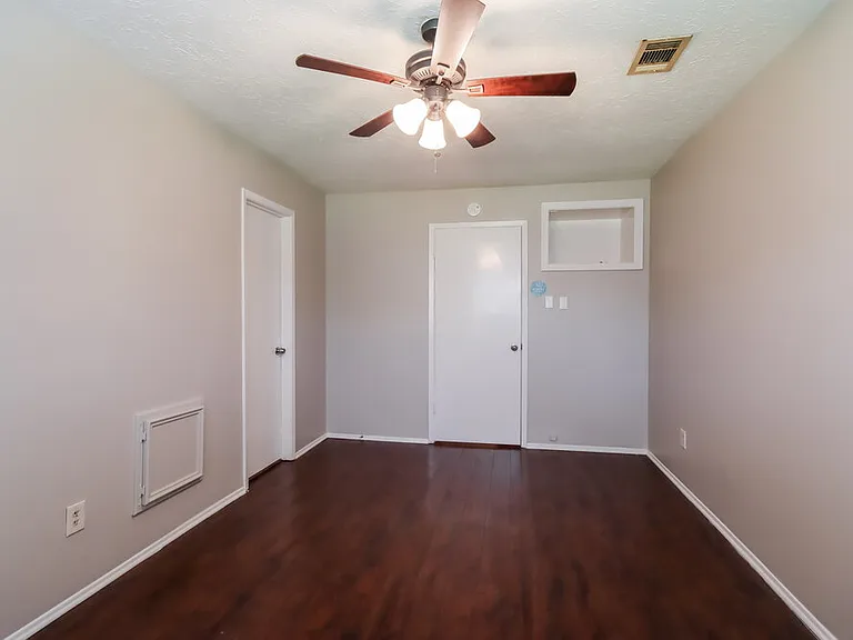 502 Hildred Ave — Photo 9