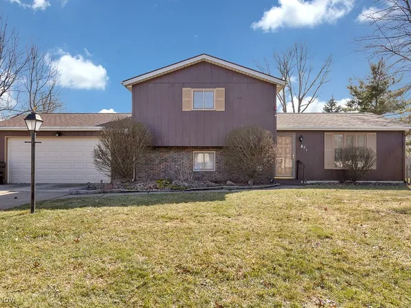 521 Fieldstone Dr, Amherst, OH 44001