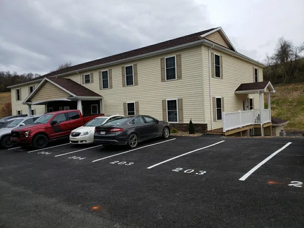 77 Woodsdale Cemetery Rd #301, Grafton, WV 26354