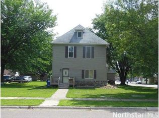 1304 Elliott Ave N, Glencoe, MN 55336