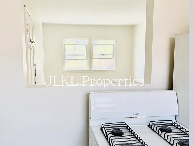 3088 Meade Ave — Photo 10