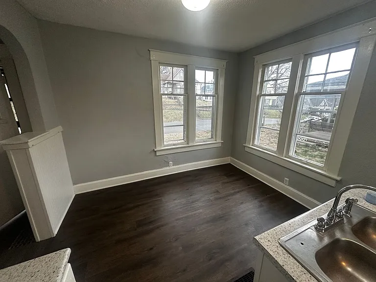 3123 Seneca St — Photo 6
