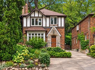 6 Nina St, Toronto, ON M5R 1Z3
