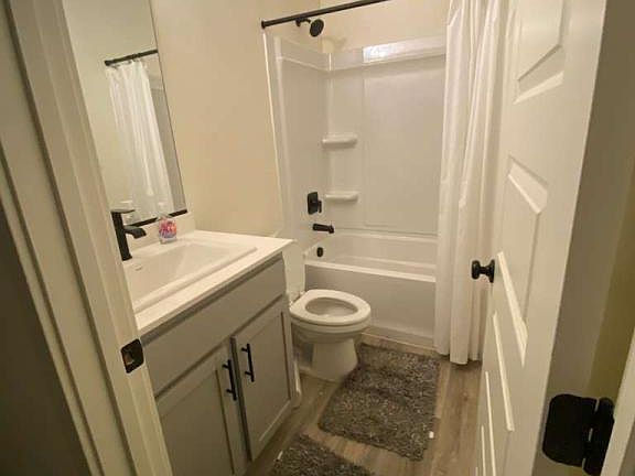 5th image of 399 Geiss Ct