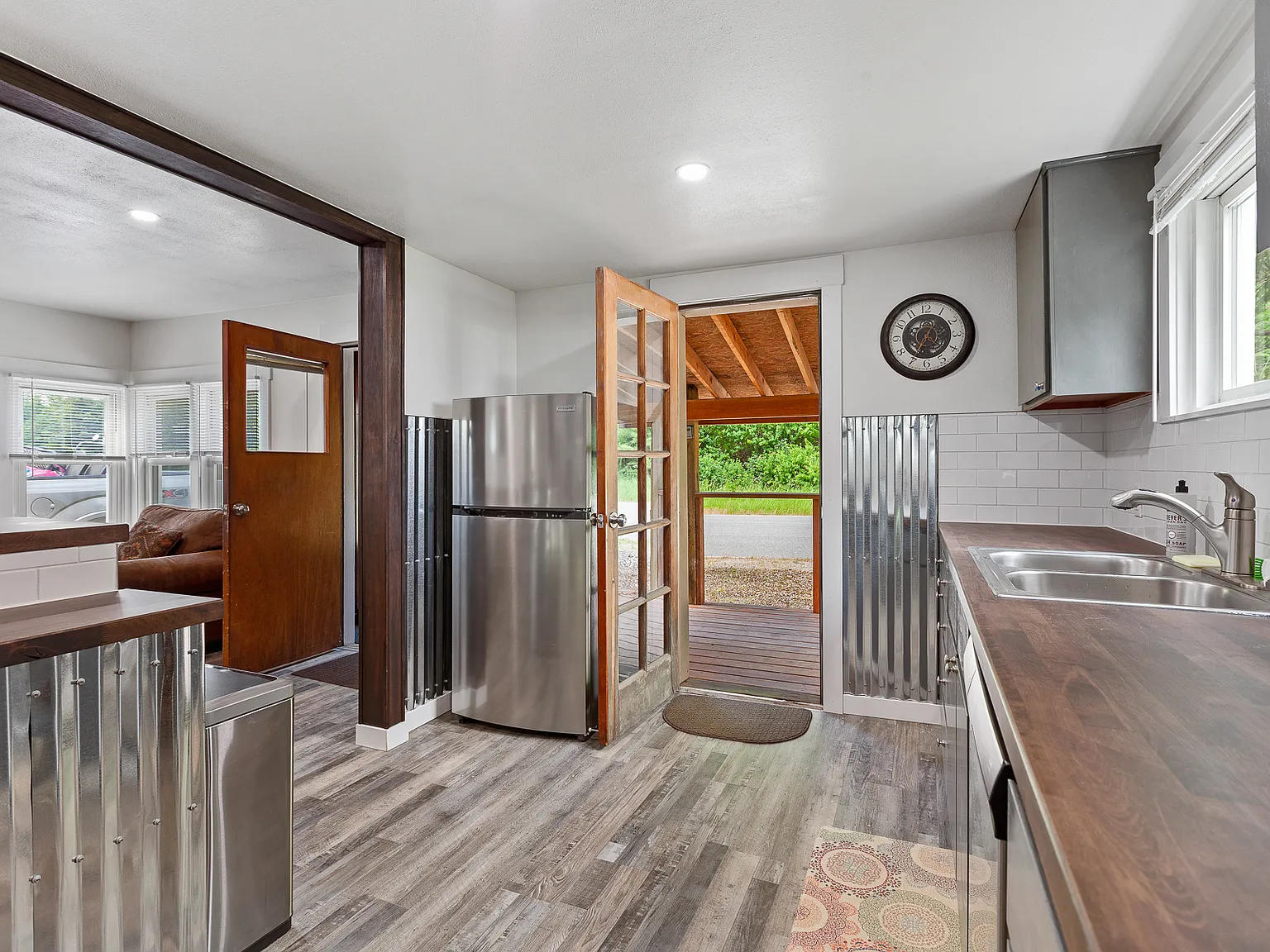 2 bed, 829 sqft, $2,000 — Photo 2