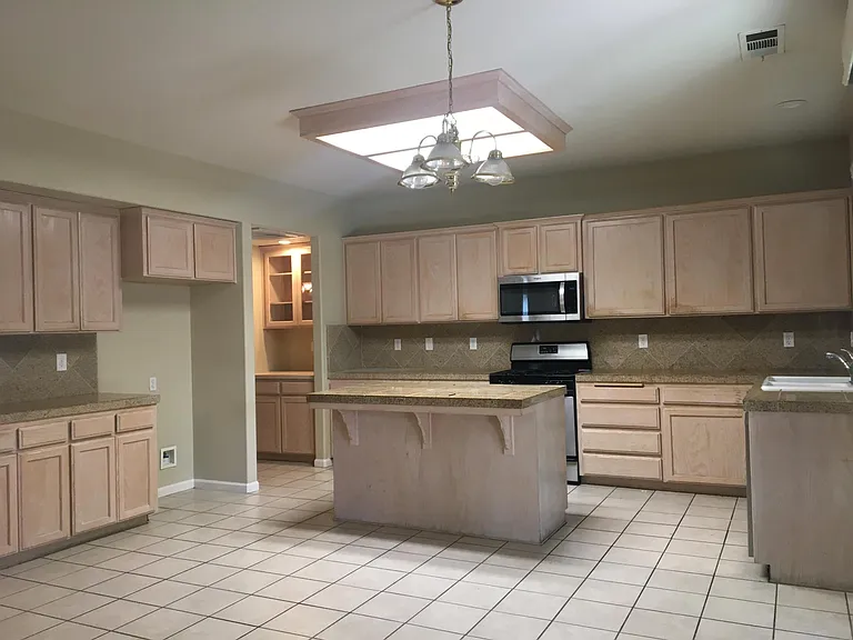 5814 W Clinton Ave — Photo 2