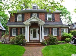 27 Kilburn Rd, Garden City, NY 11530