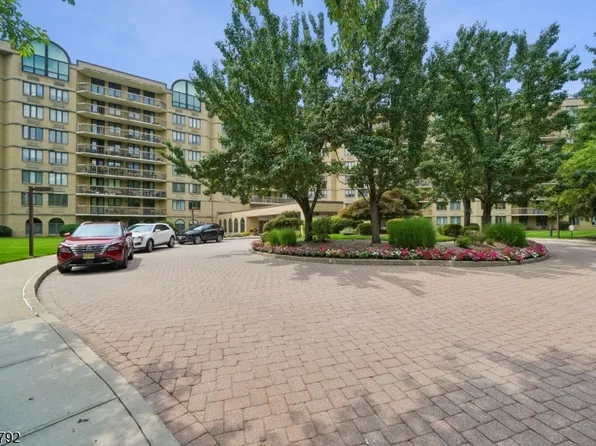 10 Smith Manor Blvd #820, West Orange Twp., NJ 07052