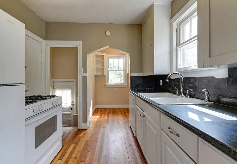 1718 S Franklin St — Photo 9