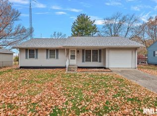 5 Churchill Dr, Chatham, IL 62629