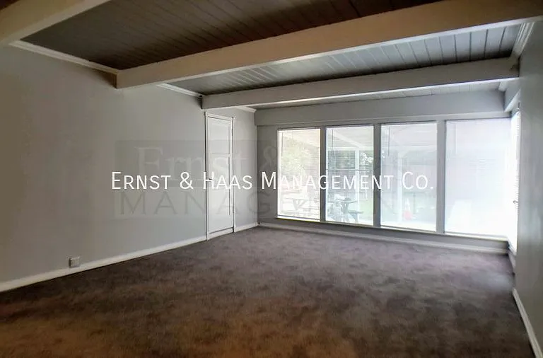 4224 Maury Ave — Photo 12