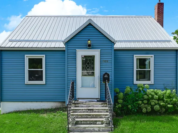 709 1st St N, Waterville, MN 56096