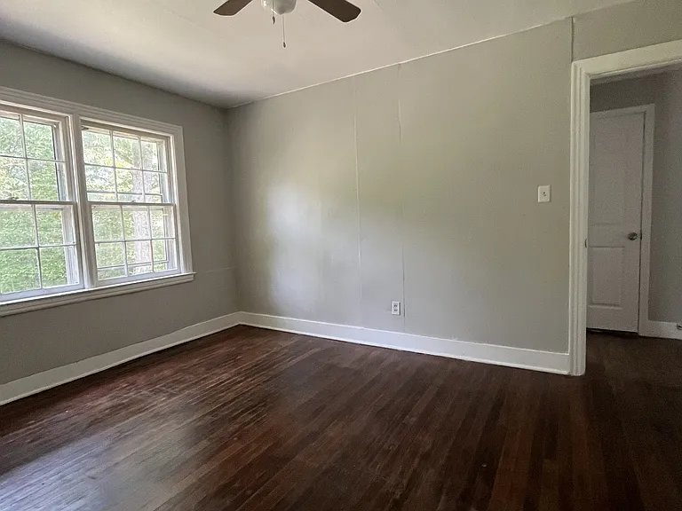 319 W Cooper St — Photo 4