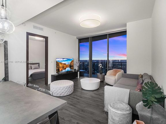 4th image of 1000 Brickell Plz #Penthouse 5706