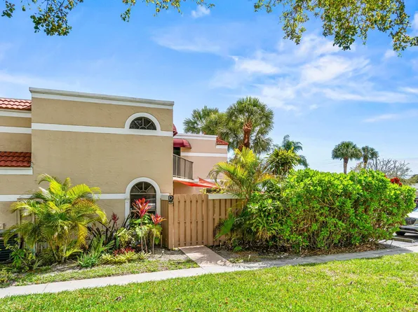 3900 Village Drive #D, Delray Beach, FL 33445