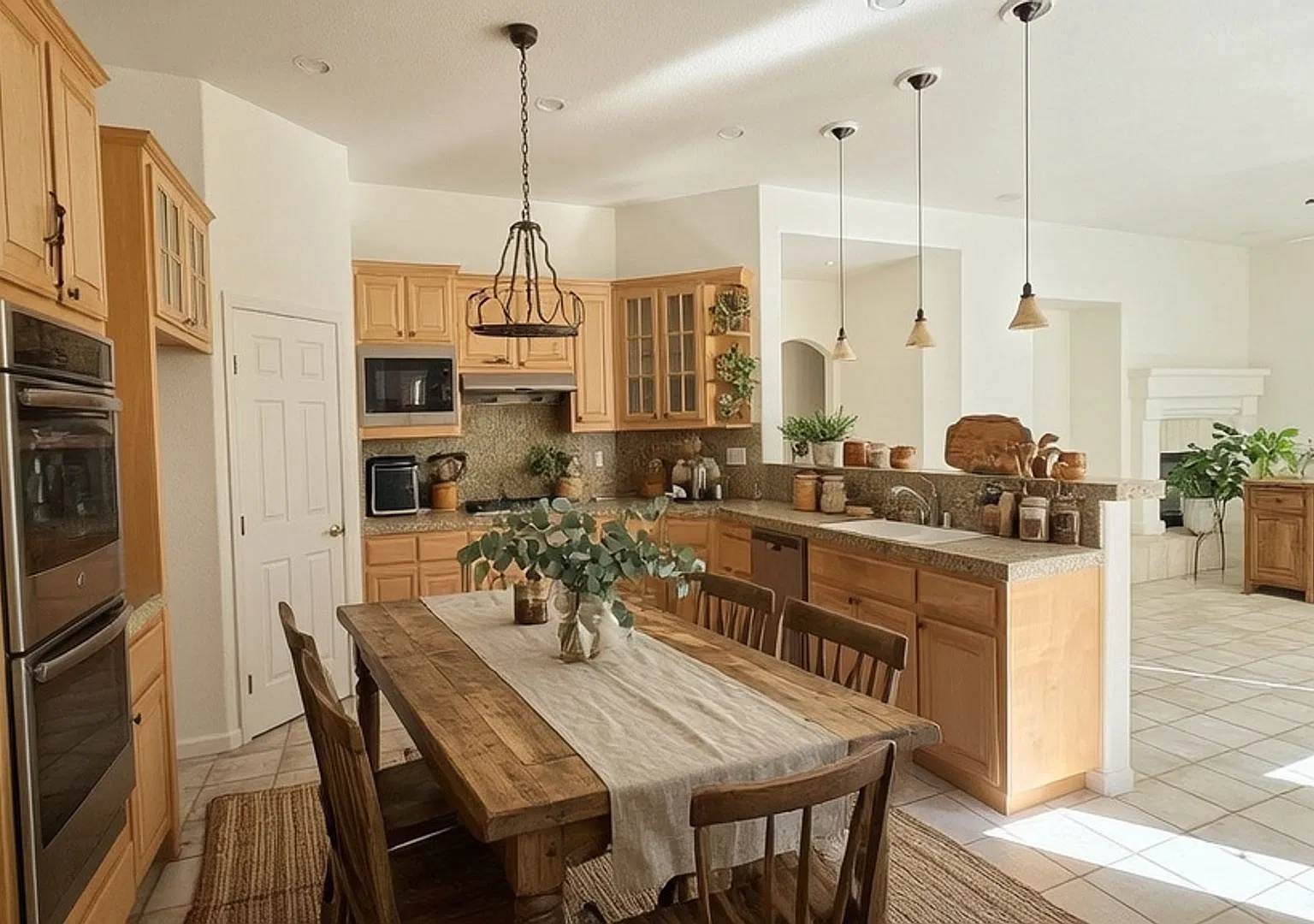 5 Bedroom Stunning Auburn Home in Southridge, and Outdoor Recreation — Photo 4