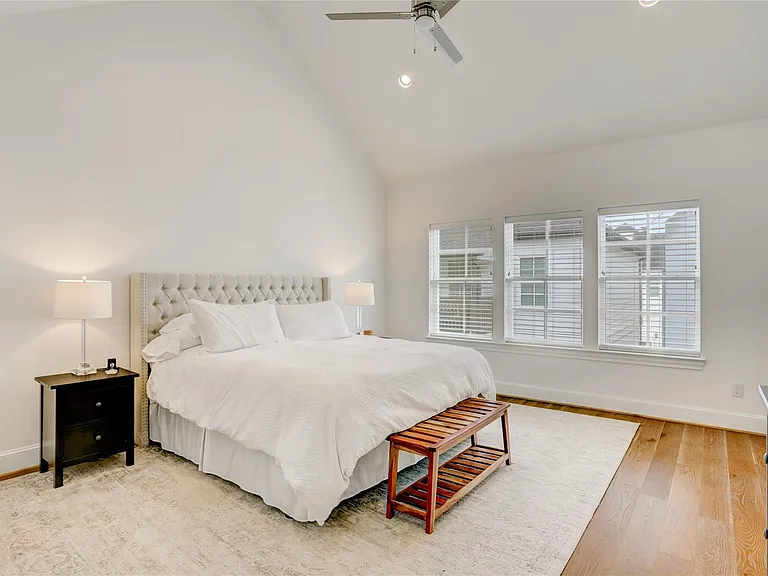 630 Delmar St — Photo 15