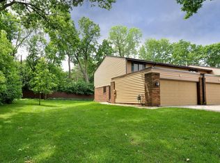 4745 Spring Cir, Minnetonka, MN 55345