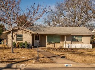 301 Arthur Dr, Hurst, TX 76053