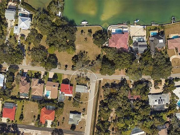 4th image of 801 Laguna Dr