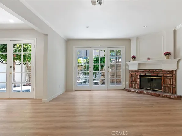 18850 Hatteras St Unit 5, Tarzana, CA 91356