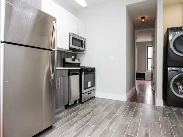 637 Willoughby Avenue image 1 of 9