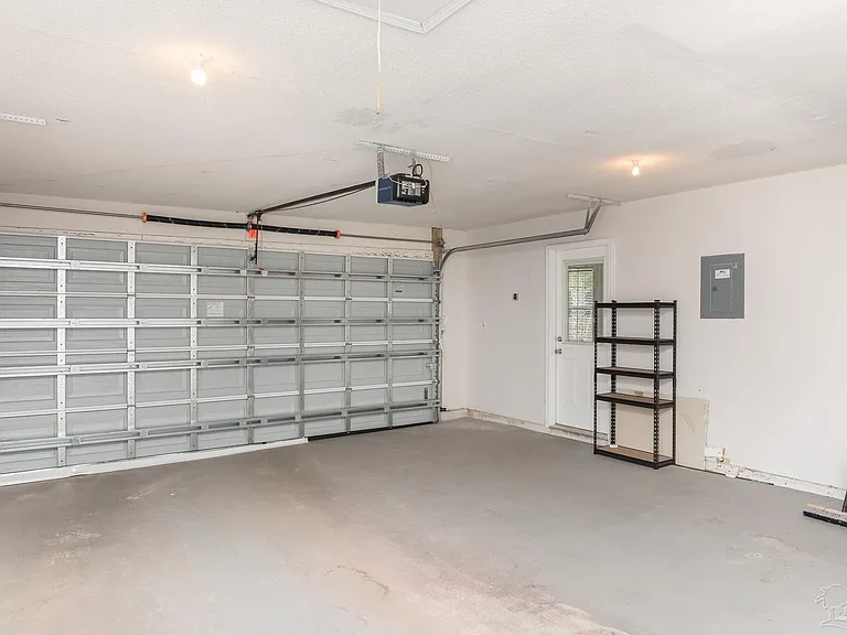 2217 N 61st Ave — Photo 24