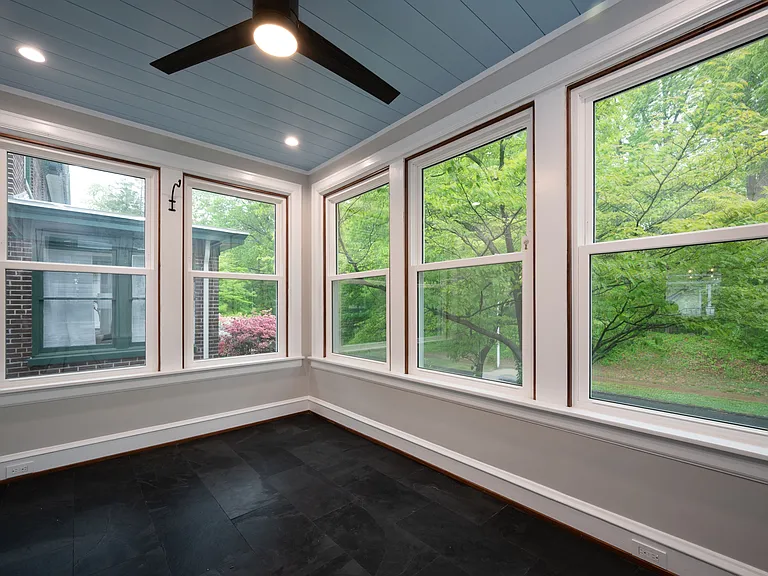 1406 Lovering Ave — Photo 7