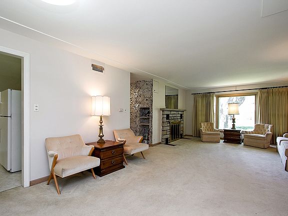 4th image of 12122 S 69th Ct